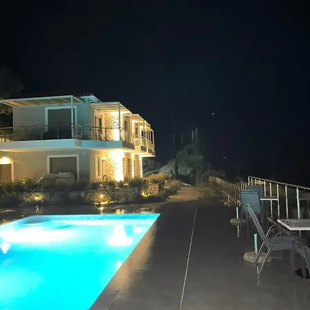 Melikiron Luxury *